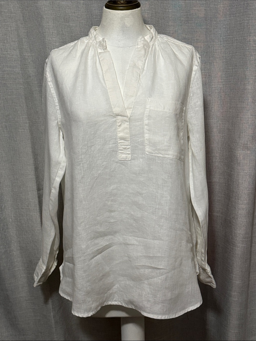 EUC GAP 100% Linen PopOver Blouse-Sz M-White-V Neck-Rounded Botton Hem